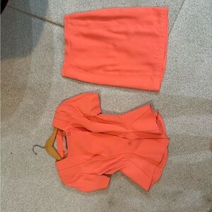 This is a vintage ThierryMugler two piece suit. It’s in perfect condition.